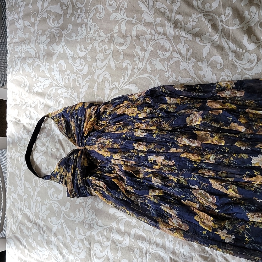 Maxi dress size 6. Mng collection